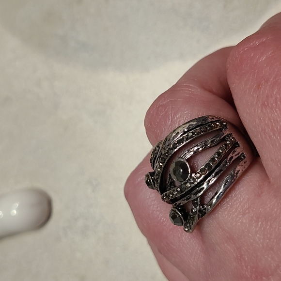 RIng size 7. Fun ring. Very comfortable to wear, especially under gloves. - Picture 3 of 5